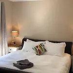 Discreet Luxury Super House! Prázdninový dům *