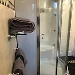 Discreet Luxury Super House! Prázdninový dům