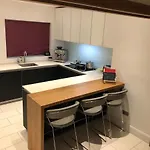 Discreet Luxury Super House! Prázdninový dům *
