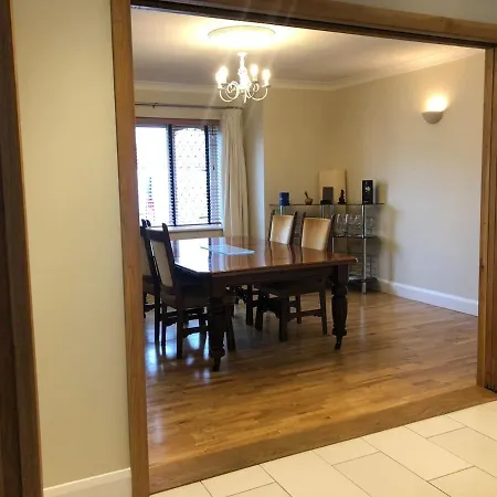 度假居 Discreet Luxury Super House! *