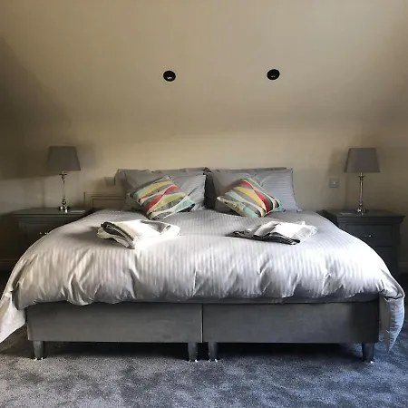 펜션 Discreet Luxury Super House! Glanmire