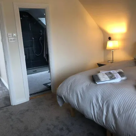 度假居 Discreet Luxury Super House!