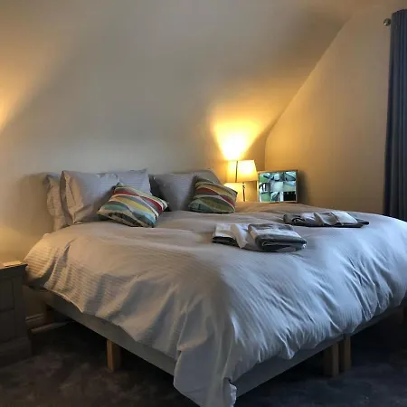Discreet Luxury Super House! Prázdninový dům Glanmire