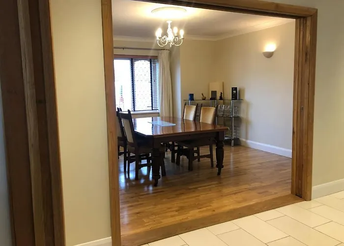 度假居 Discreet Luxury Super House! *