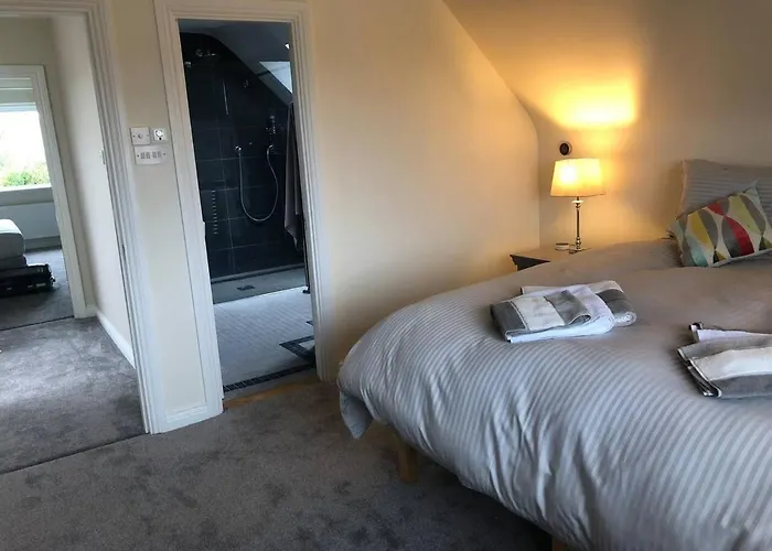 度假居 Discreet Luxury Super House!