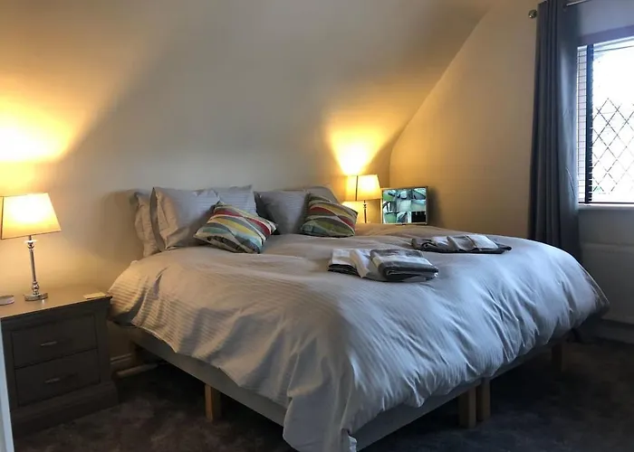 Discreet Luxury Super House! 度假居 Glanmire